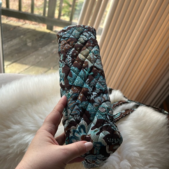 LIKE NEW Vera Bradley paisley blue and brown purse - Picture 2 of 5